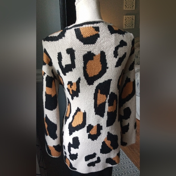 Ecowish Sweater - Picture 3 of 9